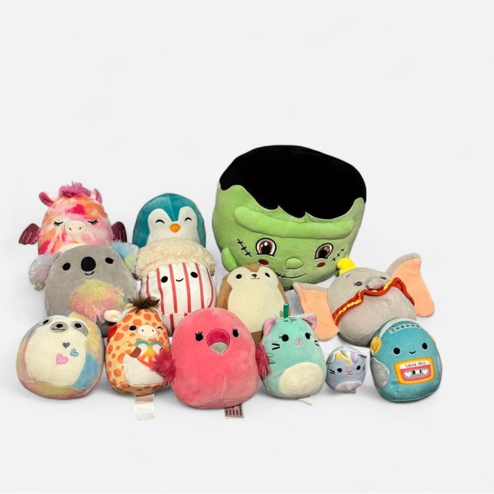 Bundle of 13 Squishmallows